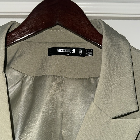 Missguided Cropped Blazer - Picture 2 of 2
